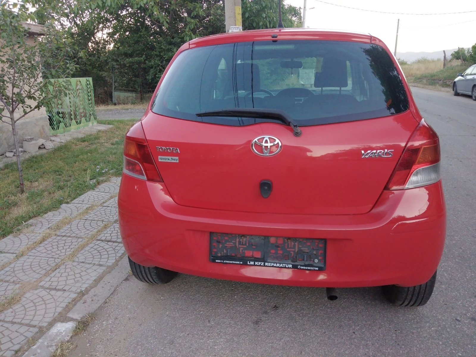 Toyota Yaris 1.33i 100к.с. 6 скорости фейс - изображение 4