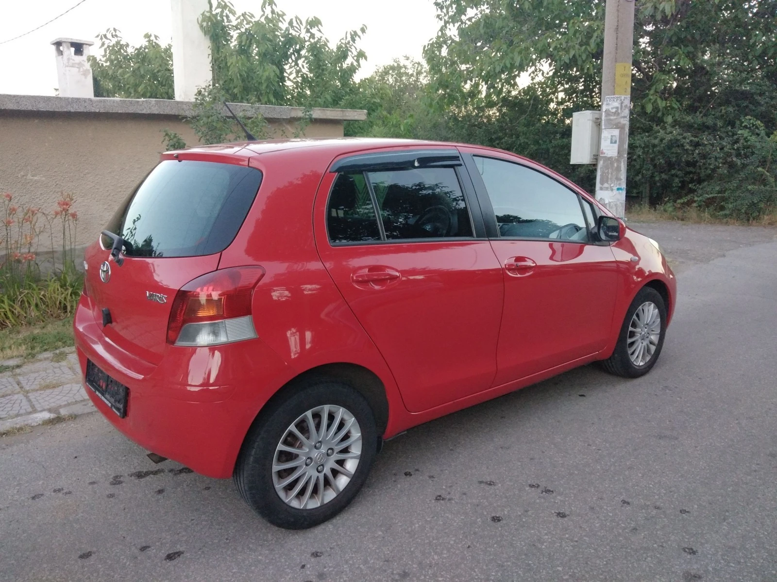 Toyota Yaris 1.33i 100к.с. 6 скорости фейс - изображение 3