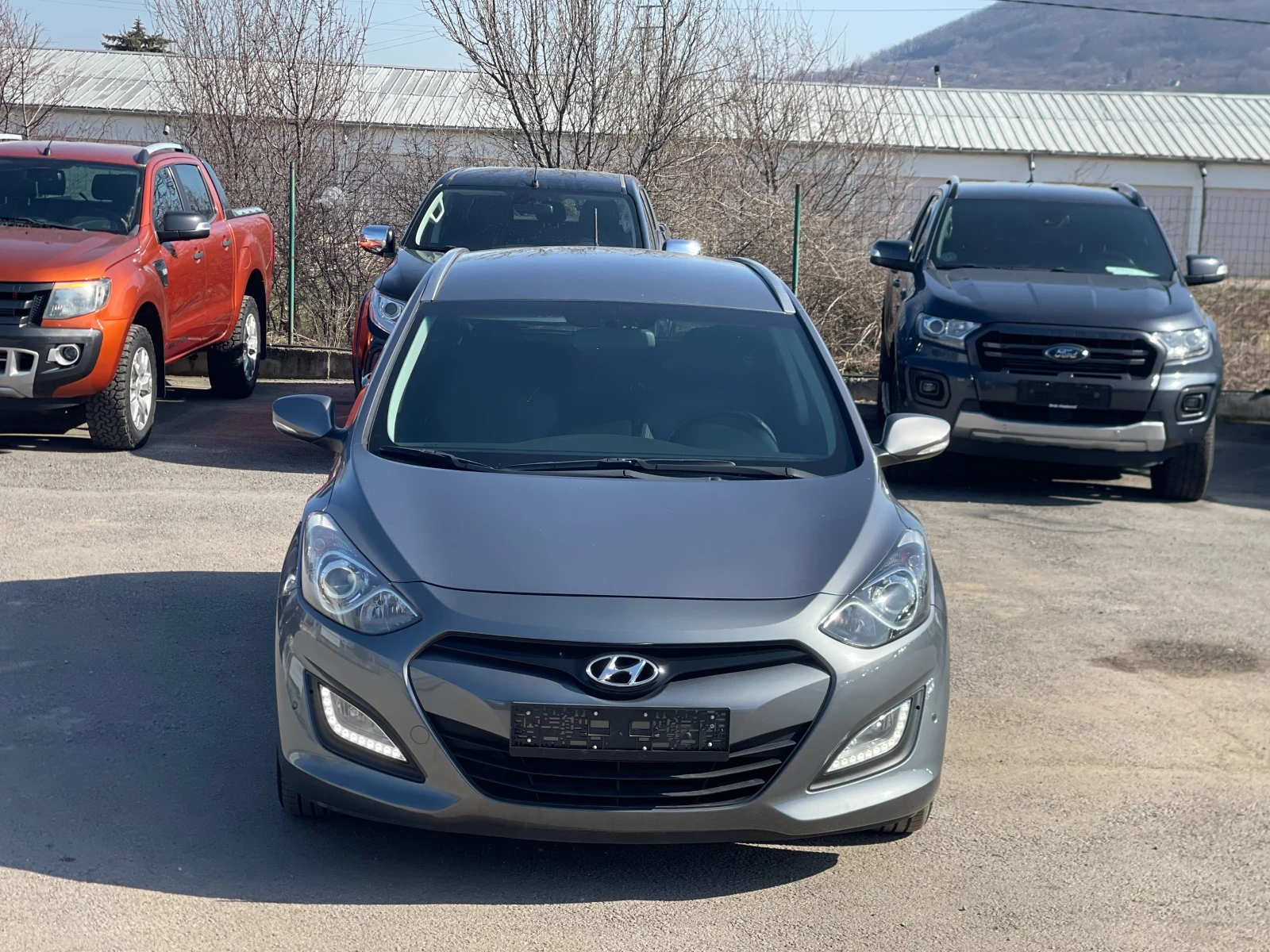 Hyundai I30 1.6i Automat, снимка 8 - Автомобили и джипове - 49569063