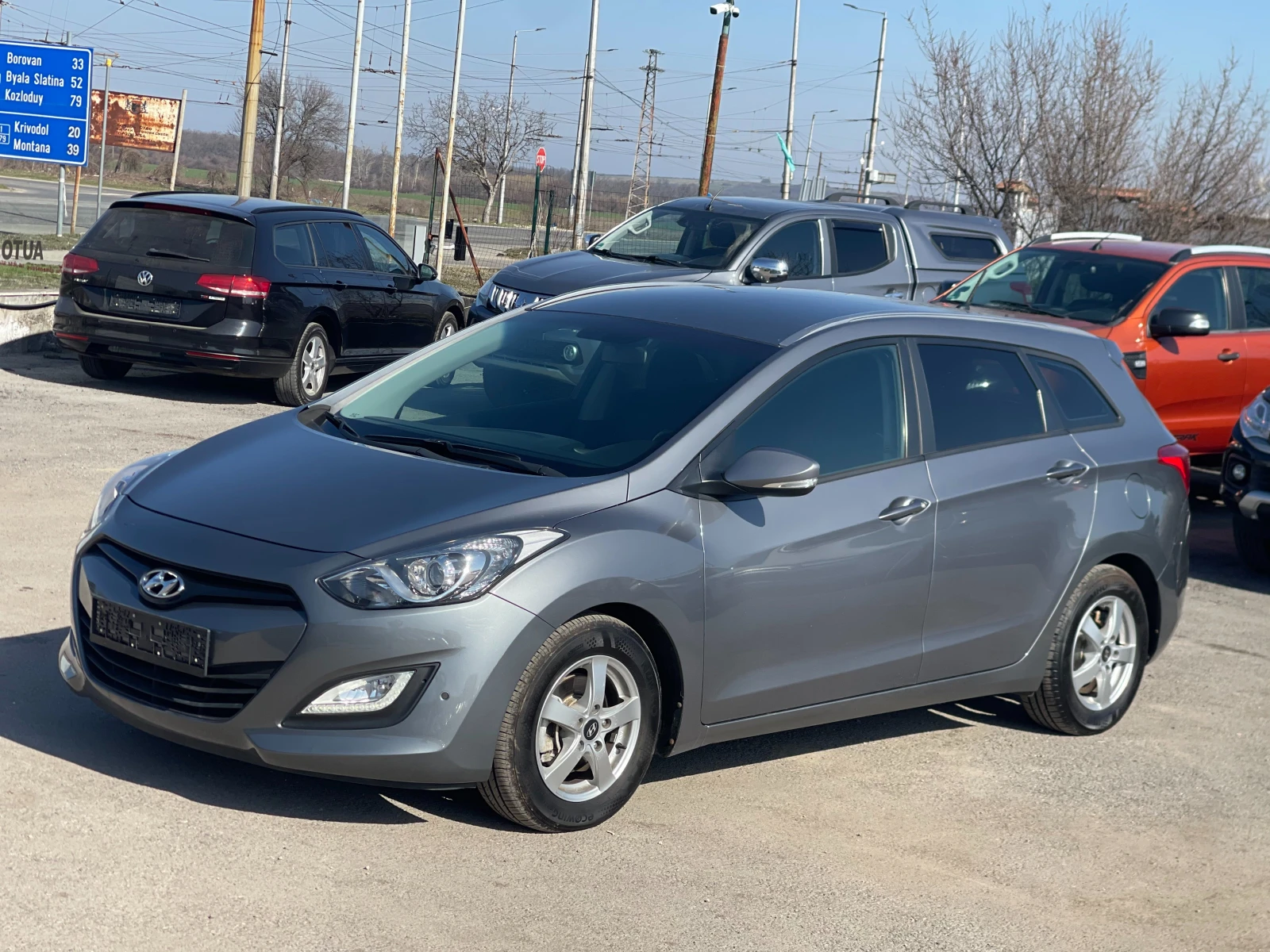 Hyundai I30 1.6i Automat, снимка 2 - Автомобили и джипове - 49569063