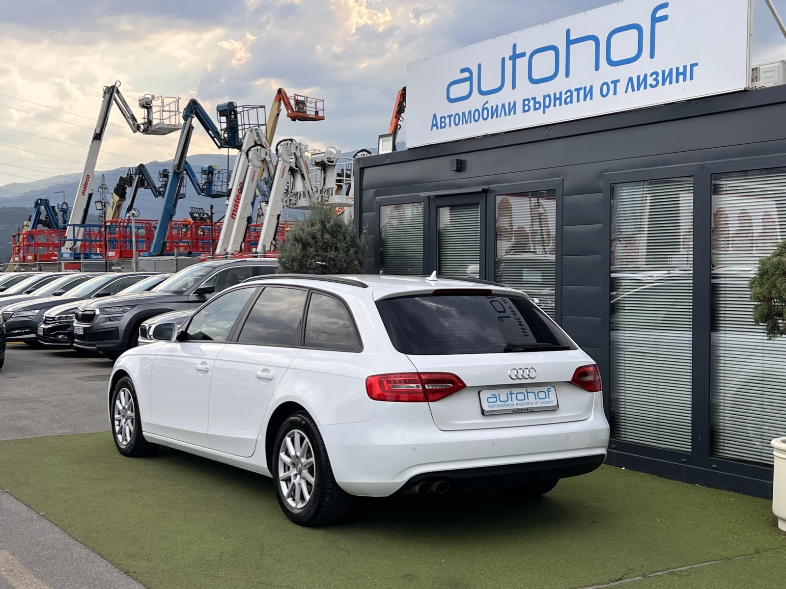 Audi A4 2.0TDI/143K.C./7AT - изображение 3