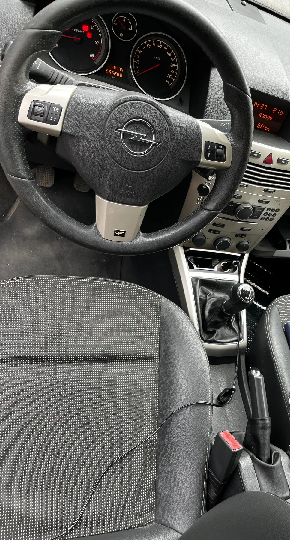 Opel Astra 1.9 CDTI Кабрио / Xenon / Sport / TOP  - изображение 9