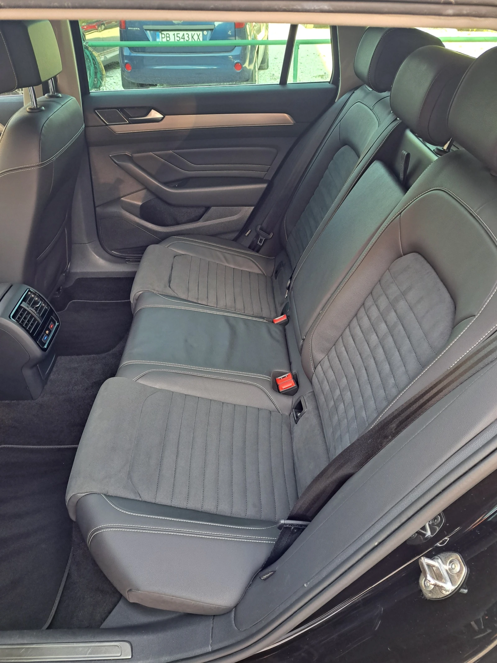 VW Passat 2.0 TDi Elegance Digital | Mobile.bg   13