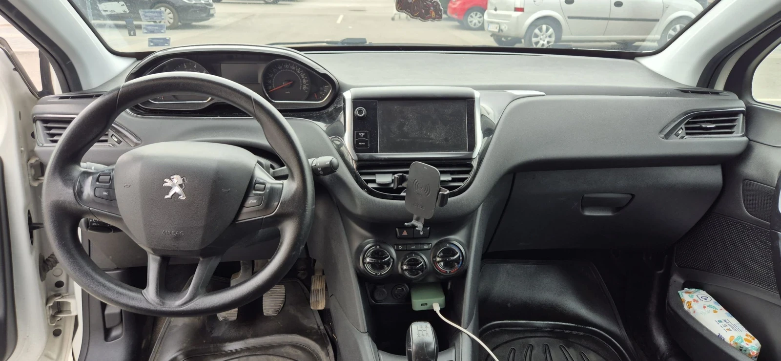 Peugeot 208, снимка 9 - Автомобили и джипове - 53922932