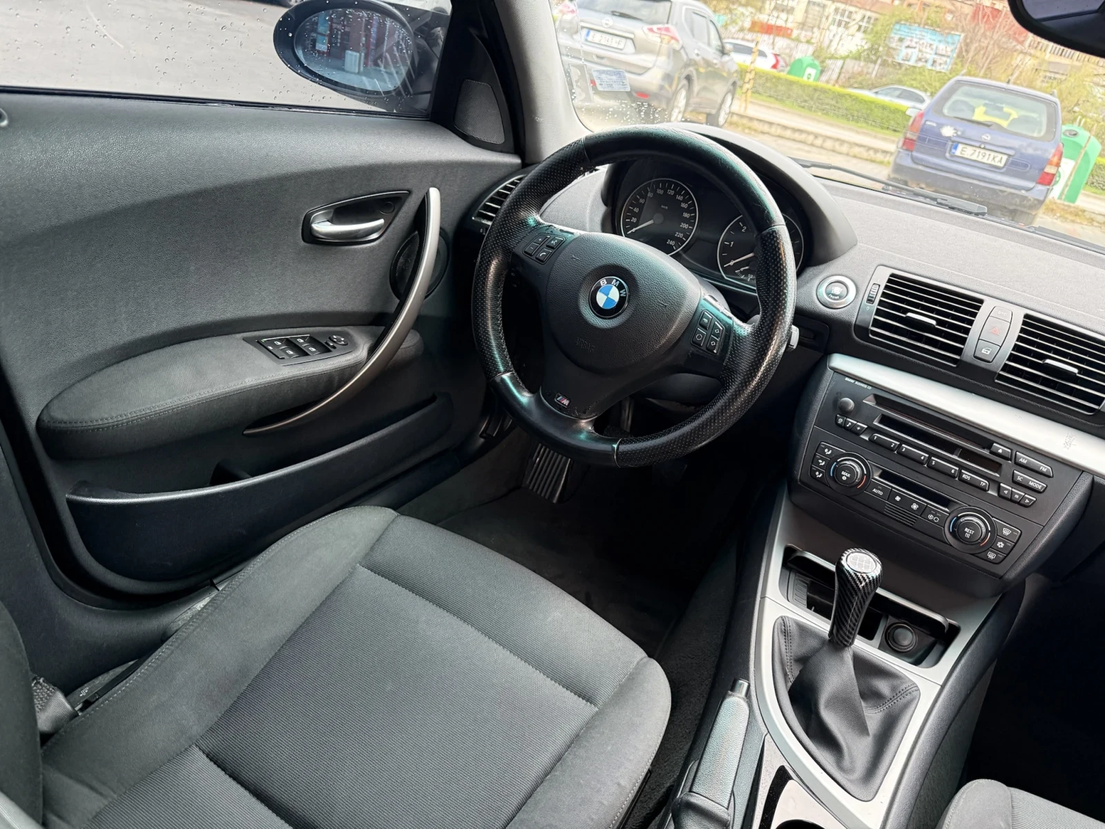 BMW 116 i ТОП Напълно обслужена! 6скорости, снимка 9 - Автомобили и джипове - 54046365