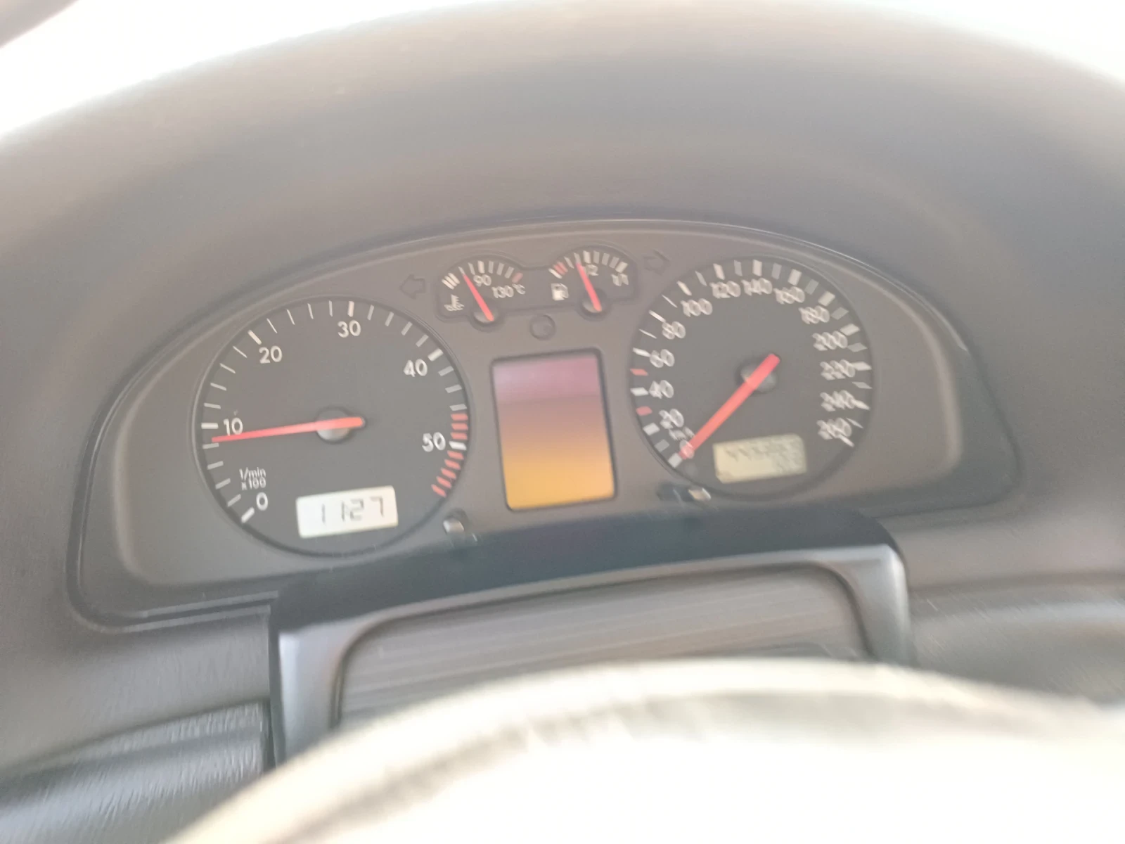 VW Passat 1.9 tdi, снимка 8 - Автомобили и джипове - 54507947