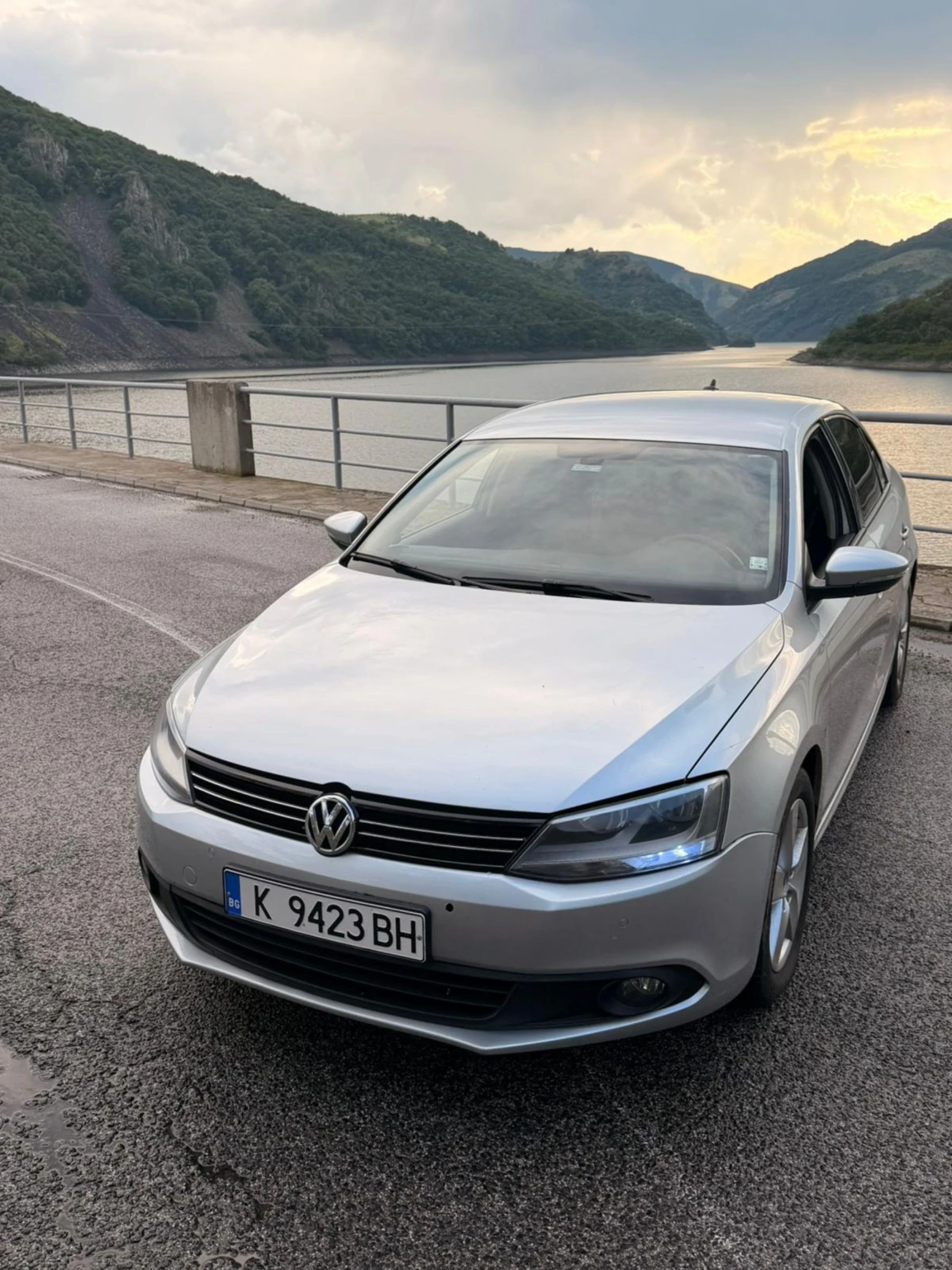 VW Jetta, снимка 2 - Автомобили и джипове - 54662624