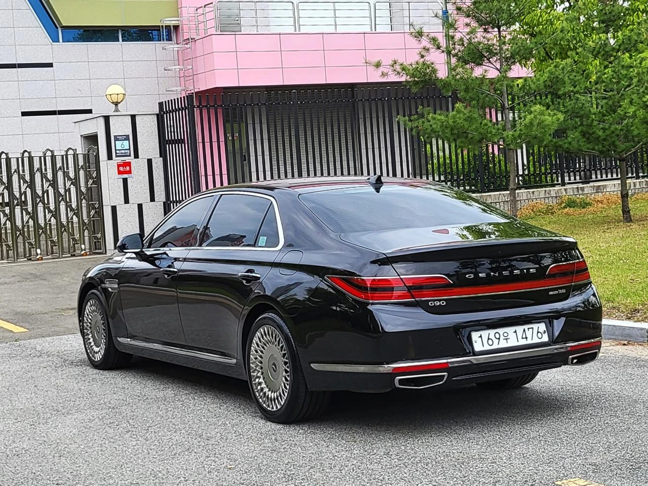 Genesis G90 3.8AWD Premium Luxury* Distronic* 360* �����* HUD | Mobile.bg � ����������� 3