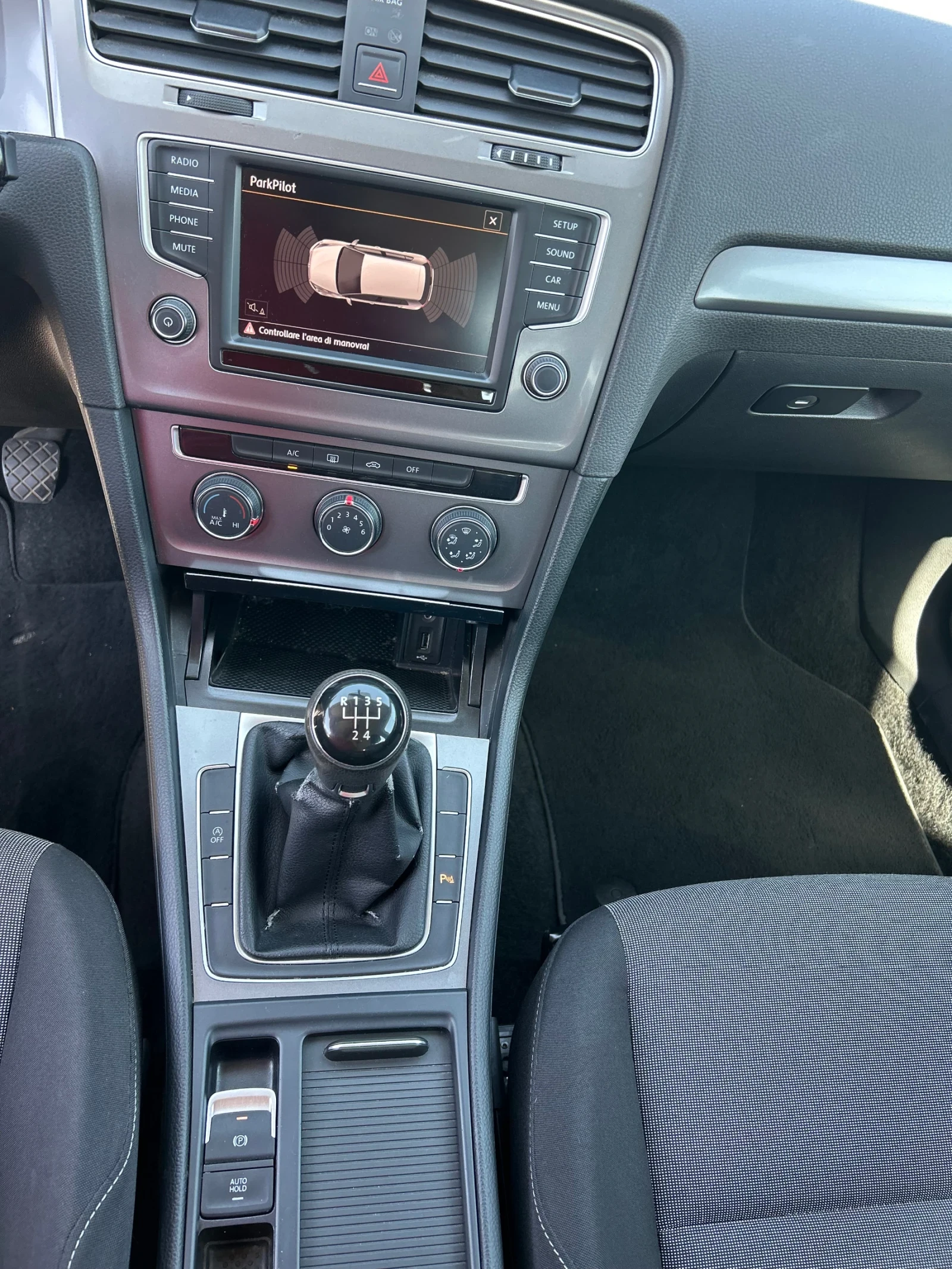 VW Golf, снимка 11 - Автомобили и джипове - 55089315