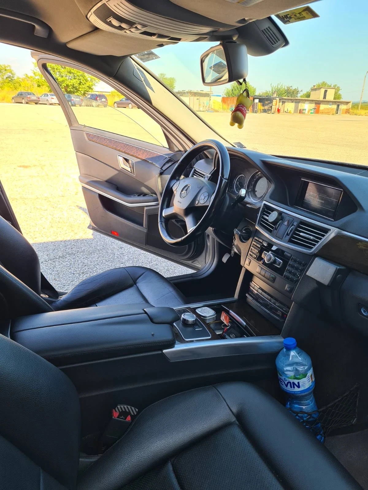 Mercedes-Benz E 200, снимка 7 - Автомобили и джипове - 55130552