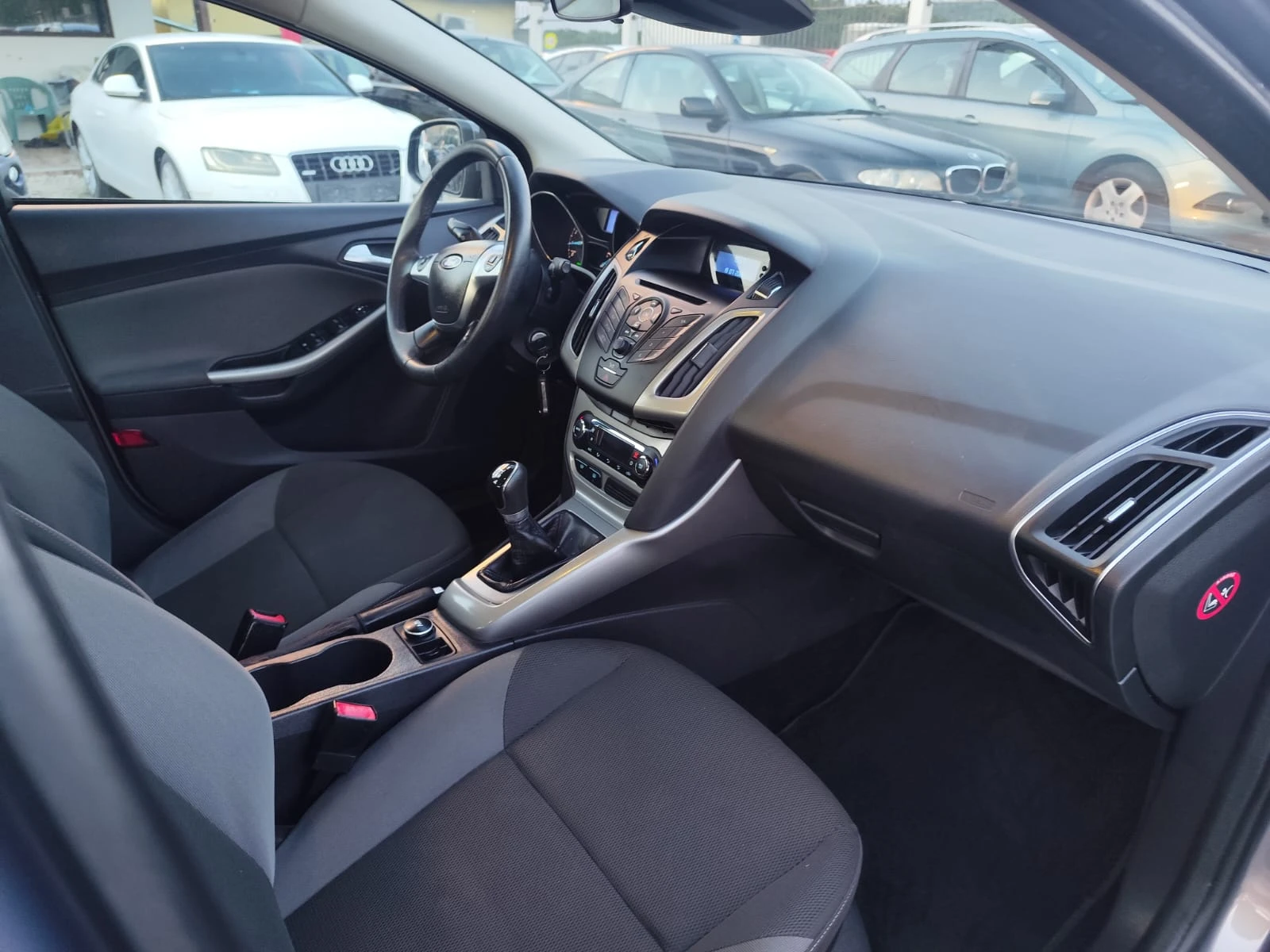 Ford Focus 1.6 бензин, снимка 12 - Автомобили и джипове - 55348241