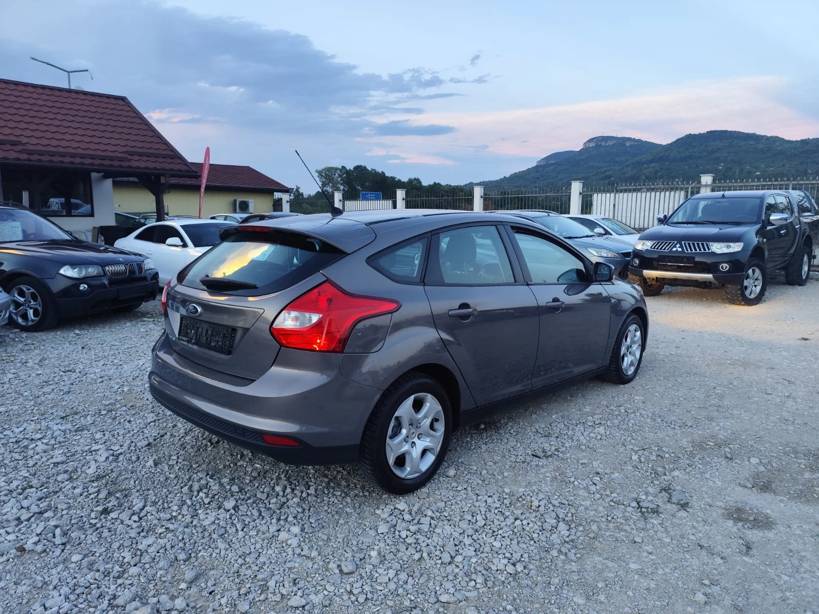 Ford Focus 1.6 бензин, снимка 5 - Автомобили и джипове - 55348241