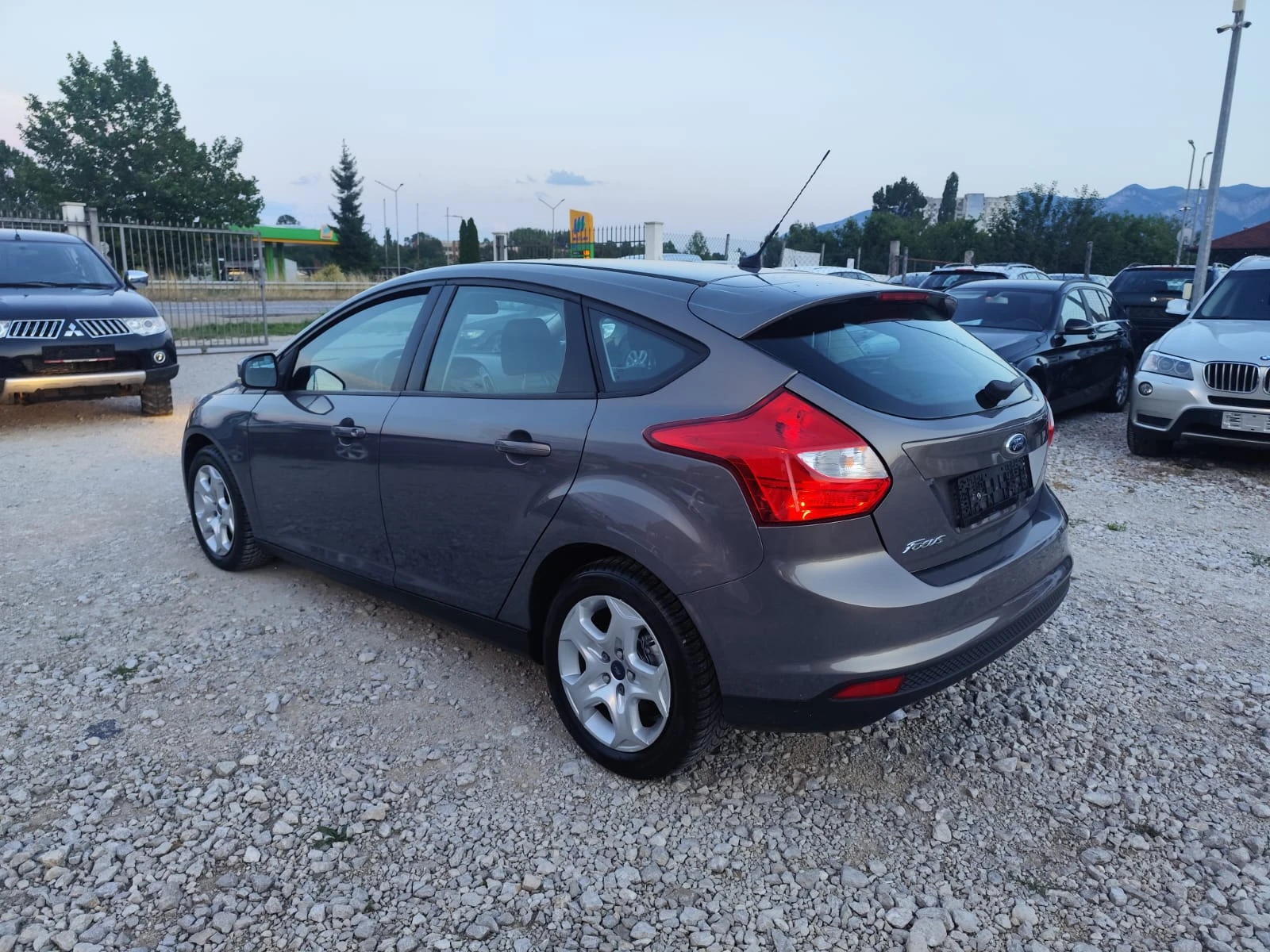 Ford Focus 1.6 бензин, снимка 8 - Автомобили и джипове - 55348241