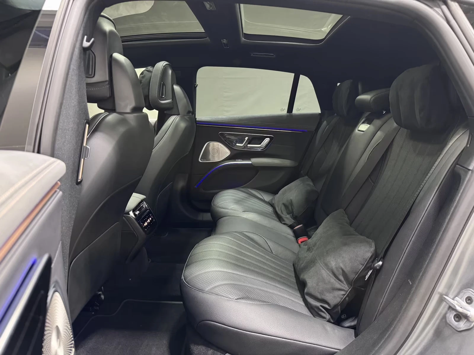 Mercedes-Benz EQS 450+ /360HP/AMG/PANO/NIGHT/360/HUD/BURM/728z, снимка 14 - Автомобили и джипове - 55586527