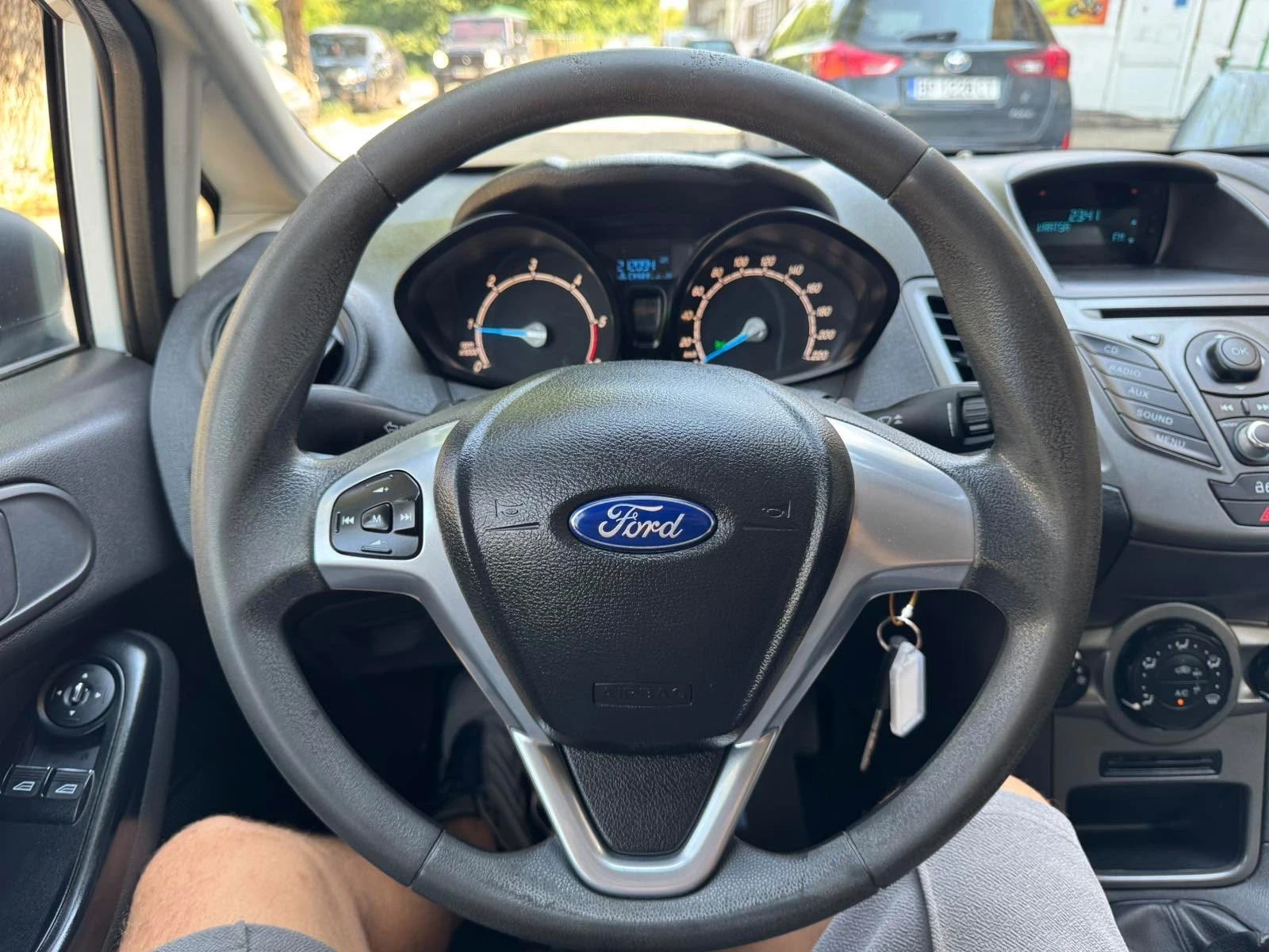 Ford Fiesta 1.5TdCi ТОВАРЕН АВТОМОБИЛ, снимка 9 - Автомобили и джипове - 55666210