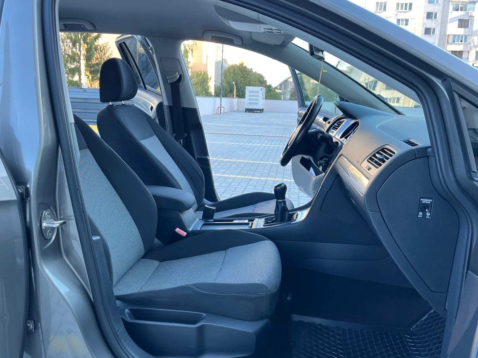 VW Golf Variant 1.6TDI/EURO/6/2016Г, снимка 12 - Автомобили и джипове - 56365249