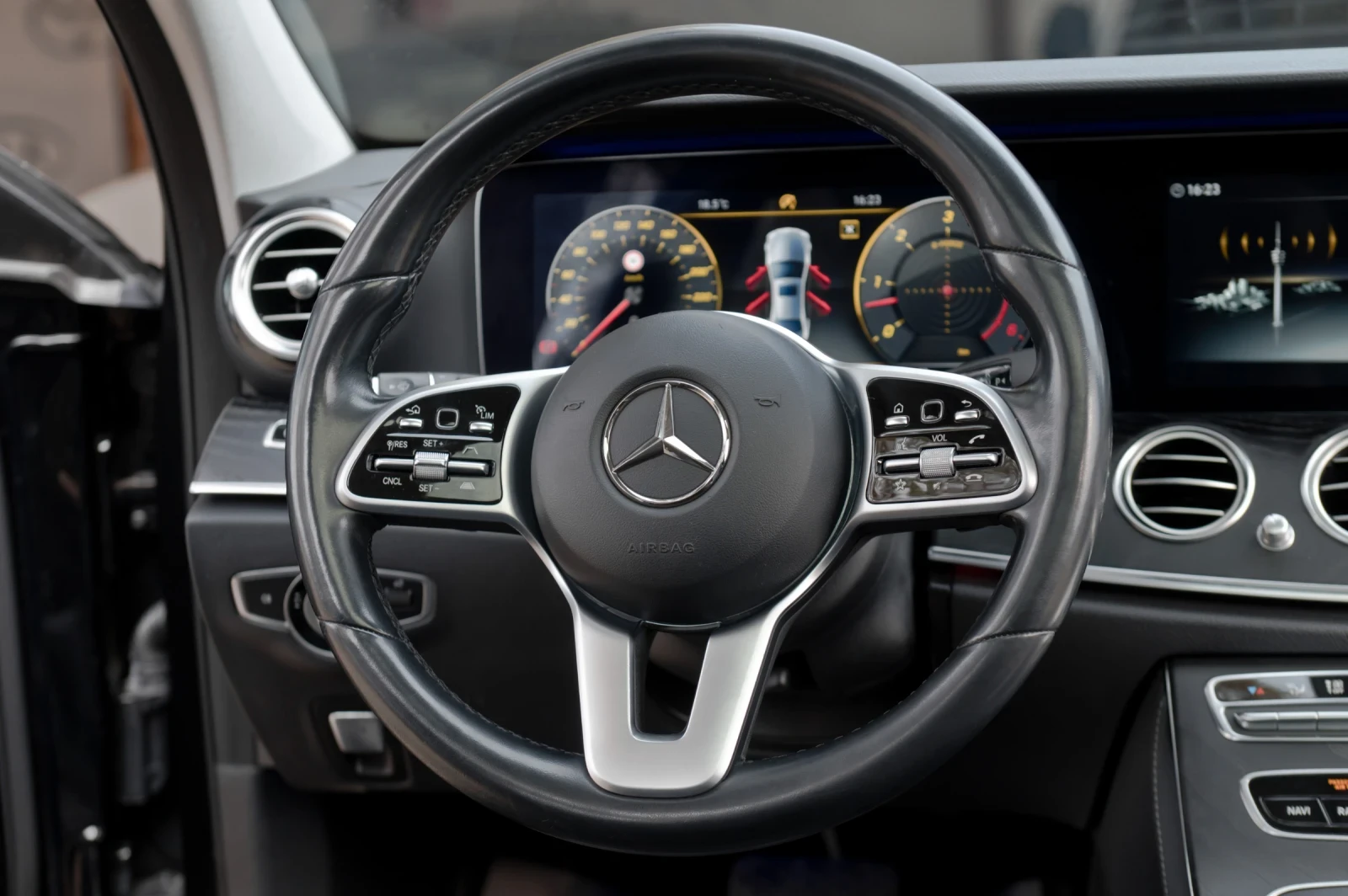 Mercedes-Benz E 400 d/6.3/AMG/4M/PANO/TV/20 | Mobile.bg � ����������� 10