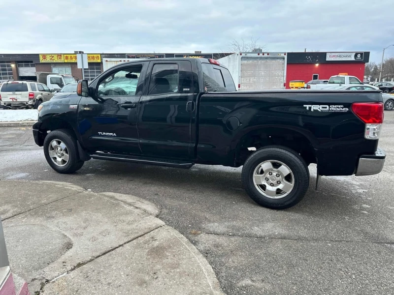 Toyota Tundra * SR5 * CARFAX * БЕЗ ПЪРВОНАЧАЛНА ВНОСКА, снимка 2 - Автомобили и джипове - 52701632