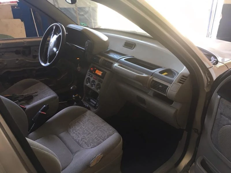 Land Rover Freelander, снимка 12 - Автомобили и джипове - 46757387