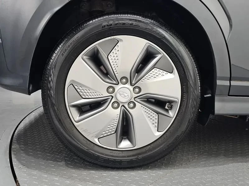 Hyundai Kona, снимка 4 - Автомобили и джипове - 56687651