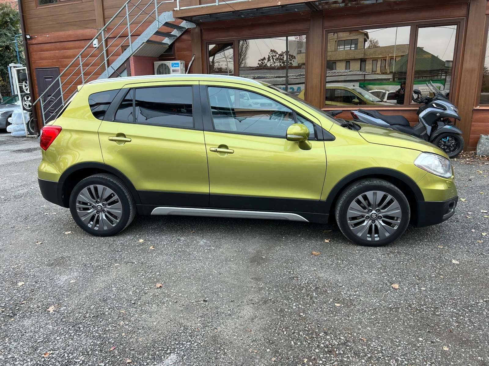 Suzuki SX4 S-Cross 1.6 D Comfort+ Keyless Навигация  Камера 139718 км - изображение 4