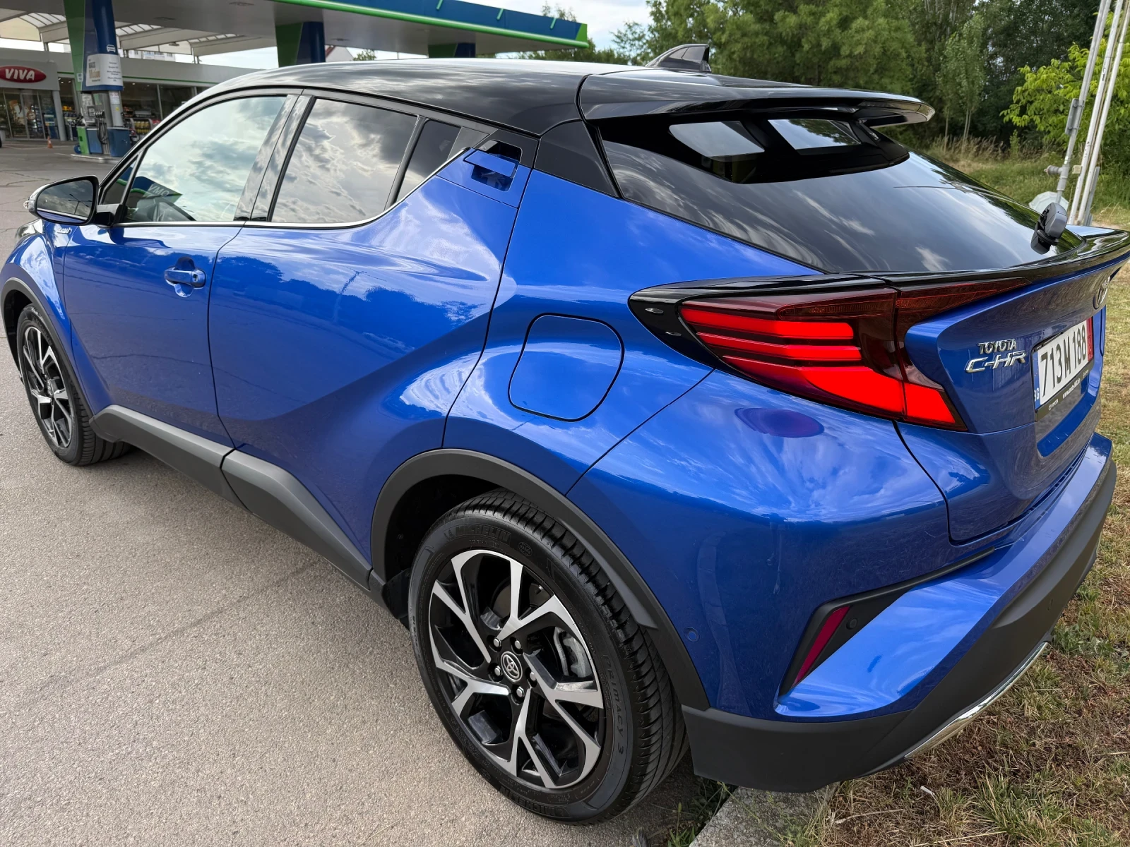 Toyota C-HR 2.0 HYBRID 184 KC JBL ALCANTARA ГАРАНЦИЯ ГЕРМАНИЯ - изображение 7