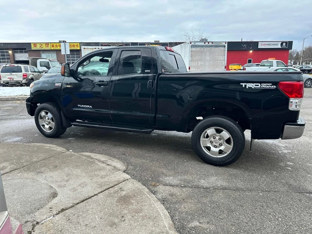 Toyota Tundra * SR5 * CARFAX * БЕЗ ПЪРВОНАЧАЛНА ВНОСКА - изображение 2