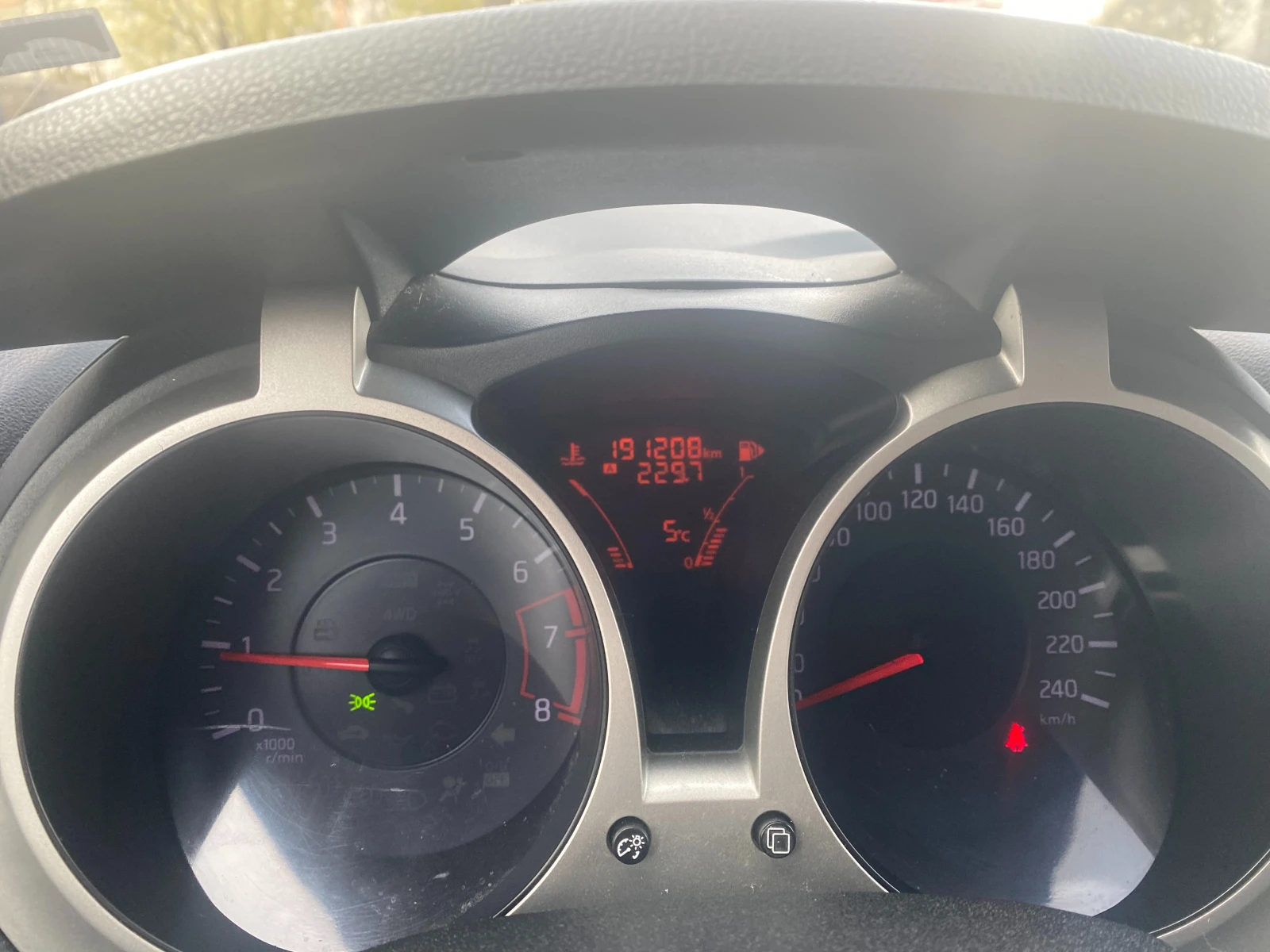 Nissan Juke, снимка 8 - Автомобили и джипове - 54298682