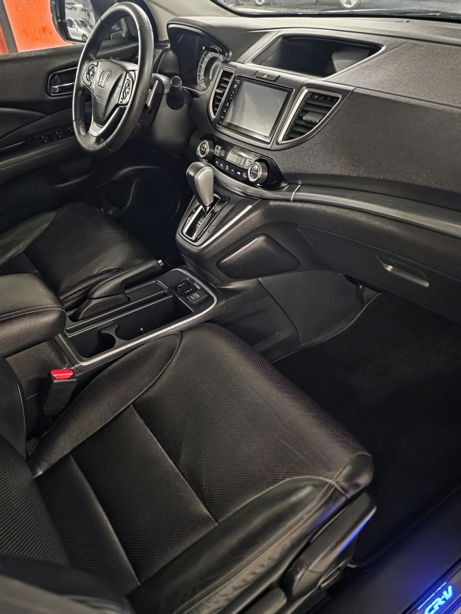 Honda Cr-v 2.0i Executive 4x4 #88 000км.# Пълен сервиз Хонда, снимка 7 - Автомобили и джипове - 54782218