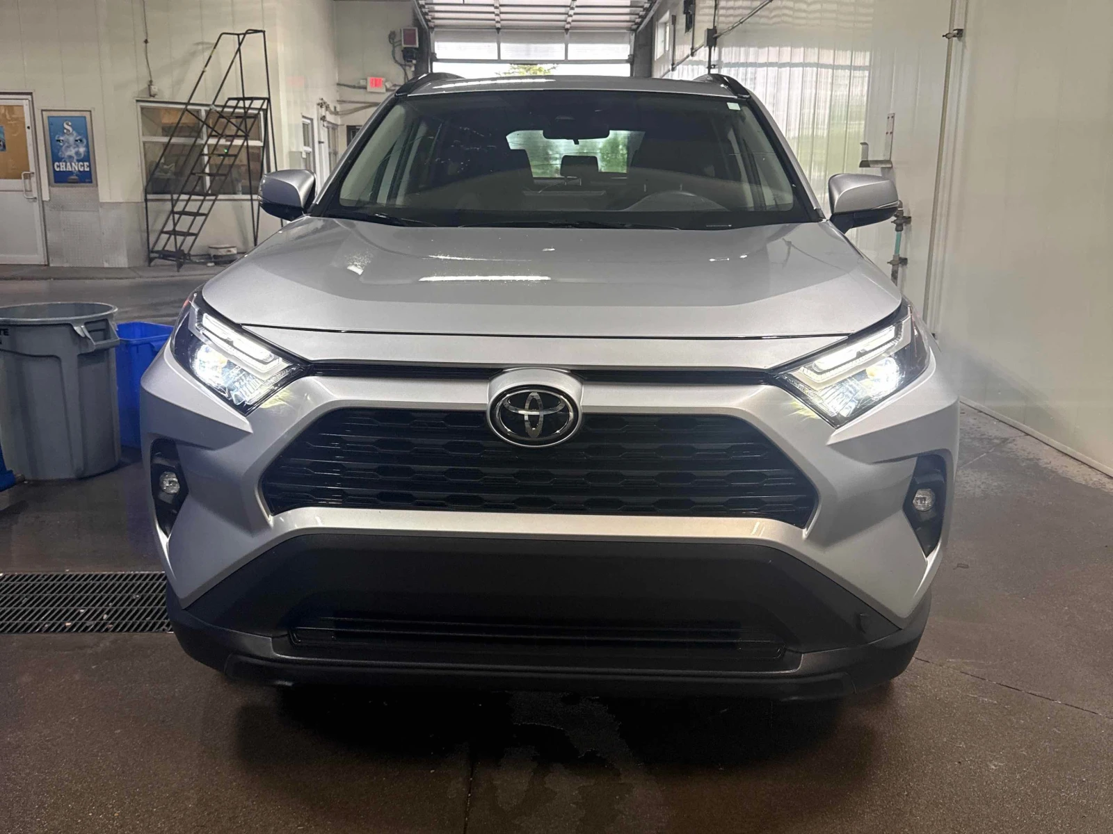Toyota Rav4 XLE * * CARFAX * * АВТО КРЕДИТ * * , снимка 2 - Автомобили и джипове - 54874485