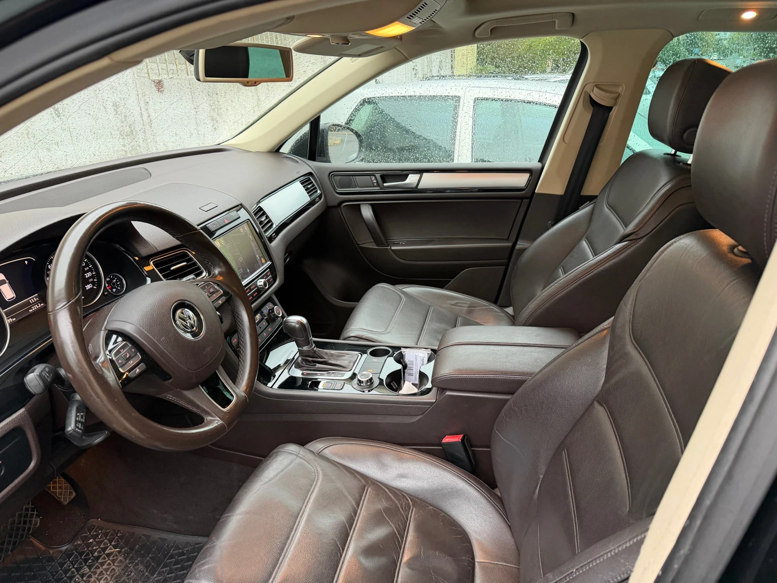VW Touareg, снимка 5 - Автомобили и джипове - 56712186
