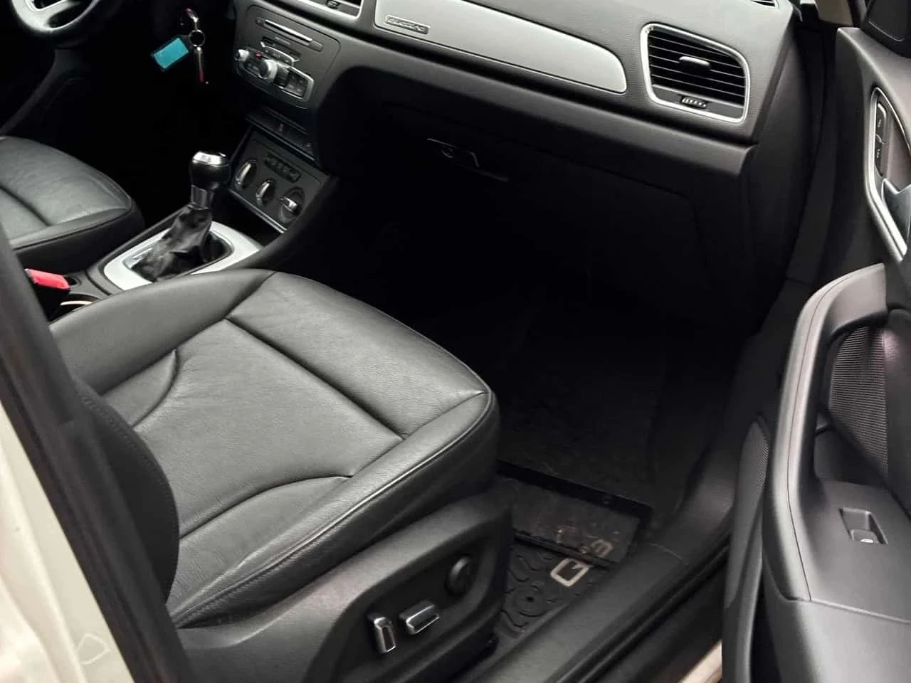 Audi Q3, снимка 15 - Автомобили и джипове - 56734301