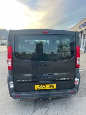 Opel Vivaro Десен волан, снимка 5 - Бусове и автобуси - 42484600