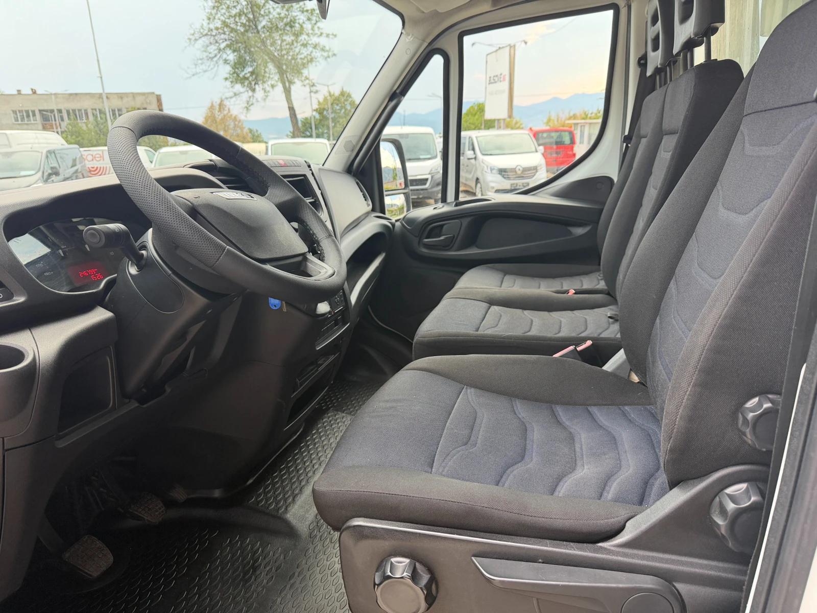 Iveco Daily 60C15 Хладилен + ток 4.10м.  Euro 6B , снимка 9 - Камиони - 55884883