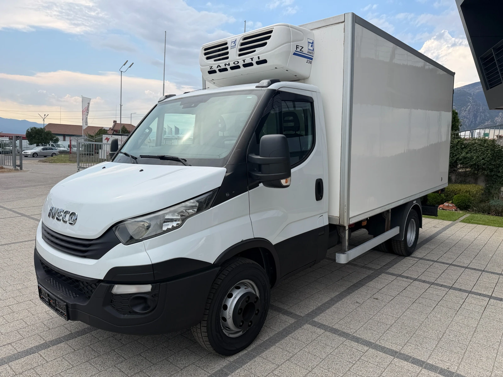 Iveco Daily 60C15 Хладилен + ток 4.10м.  Euro 6B , снимка 4 - Камиони - 55884883