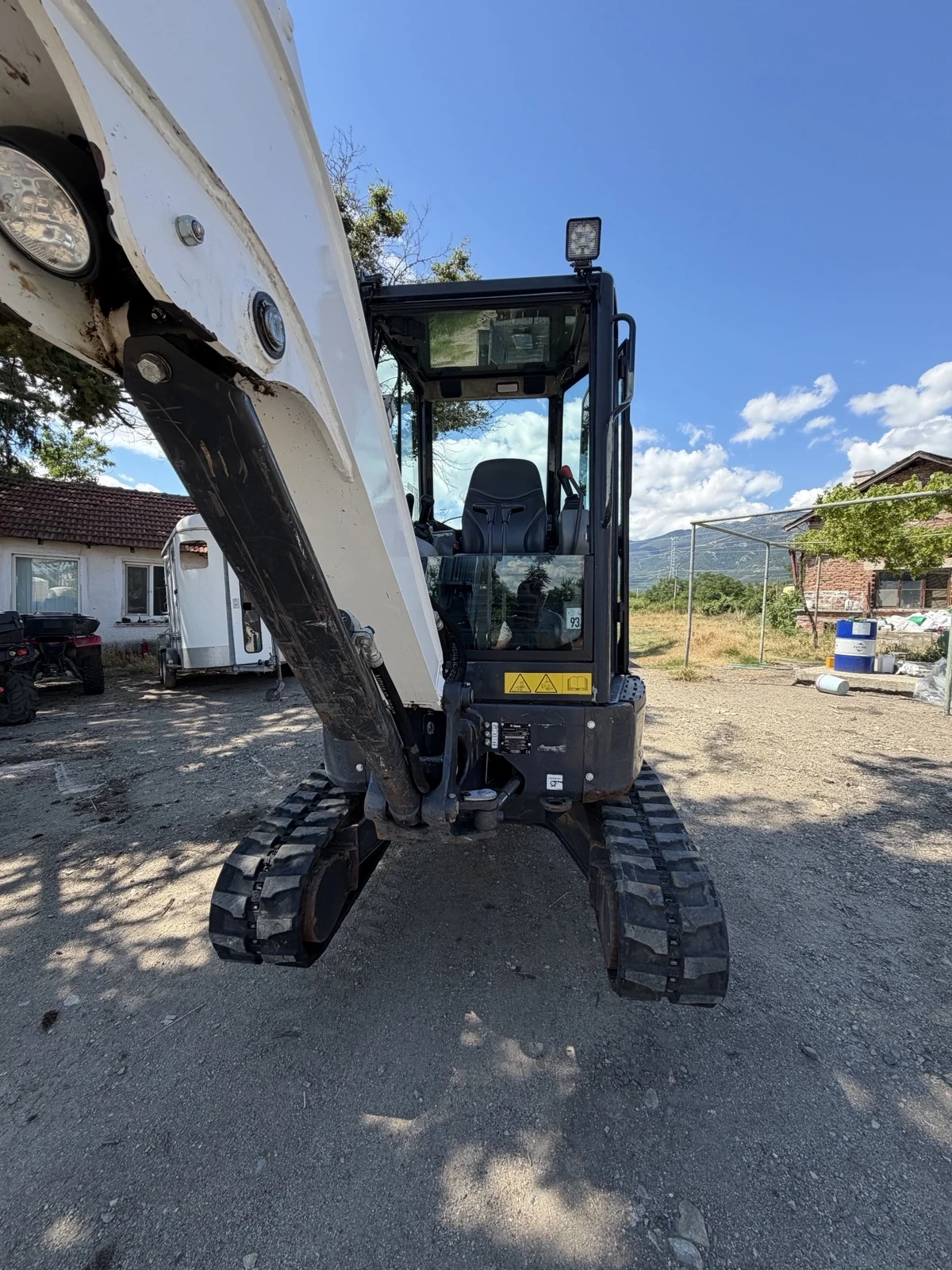 Багер Bobcat E27