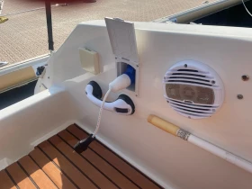 Моторна яхта Sea Ray 230 | Auto.bg — изображение 9