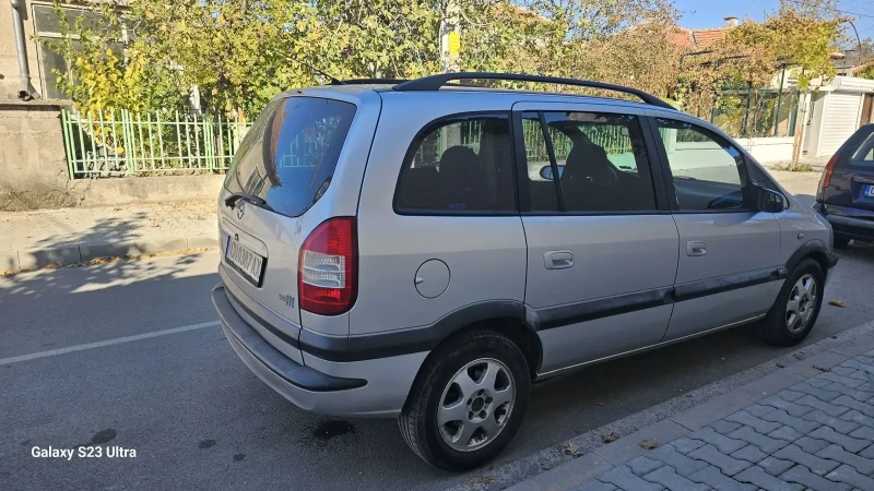 Opel Zafira, снимка 3 - Автомобили и джипове - 47890575