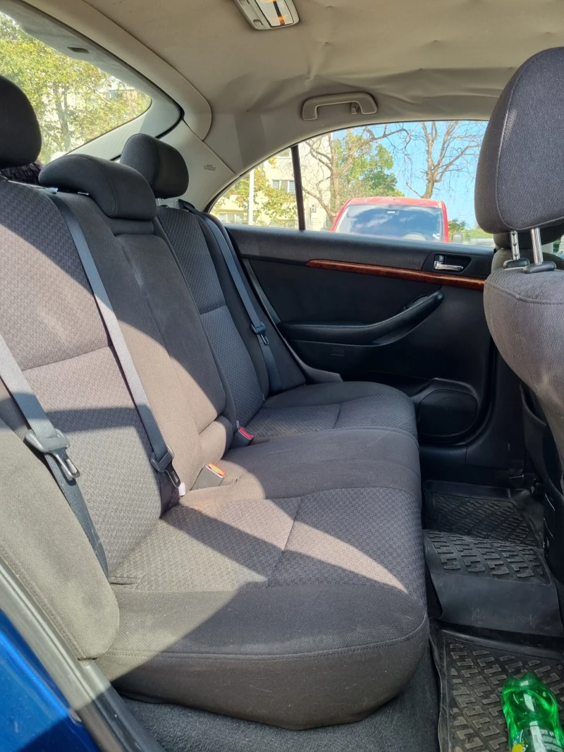 Toyota Avensis T25, снимка 8 - Автомобили и джипове - 52555524