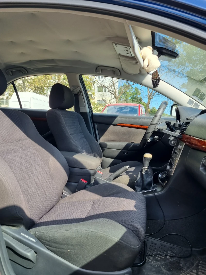 Toyota Avensis T25, снимка 9 - Автомобили и джипове - 52555524