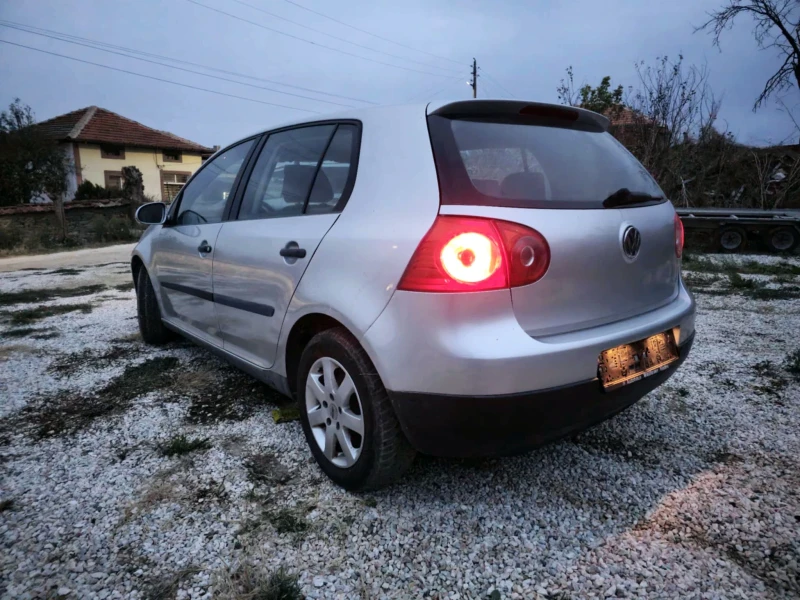 VW Golf V 1.9 105кс, снимка 5 - Автомобили и джипове - 53058672