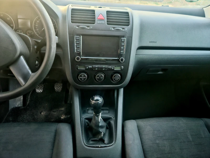 VW Golf V 1.9 105кс, снимка 7 - Автомобили и джипове - 53058672