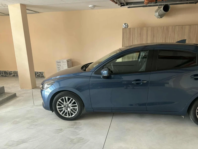 Mazda 2, снимка 13 - Автомобили и джипове - 52353935