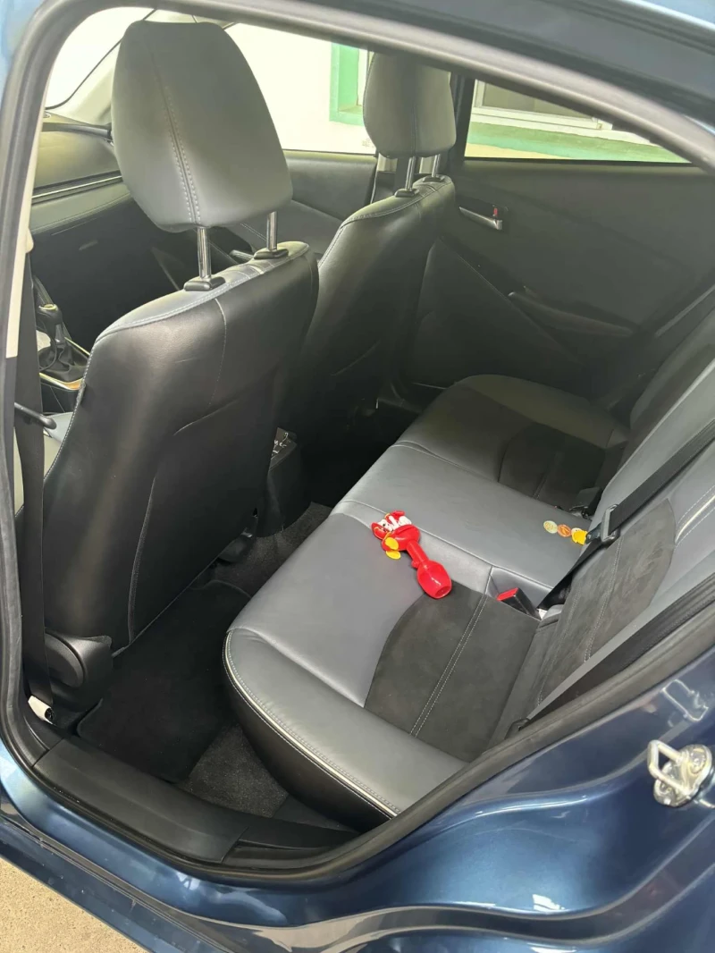 Mazda 2, снимка 2 - Автомобили и джипове - 52353935