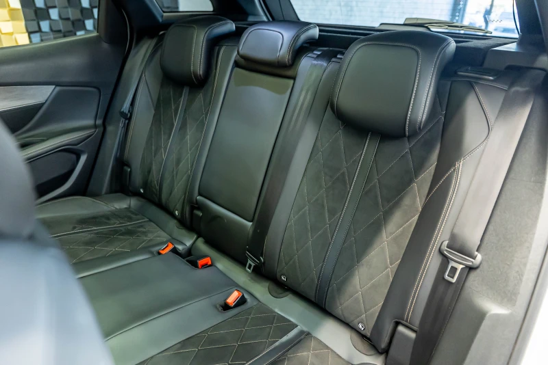 Peugeot 3008 GT, снимка 12 - Автомобили и джипове - 52850196
