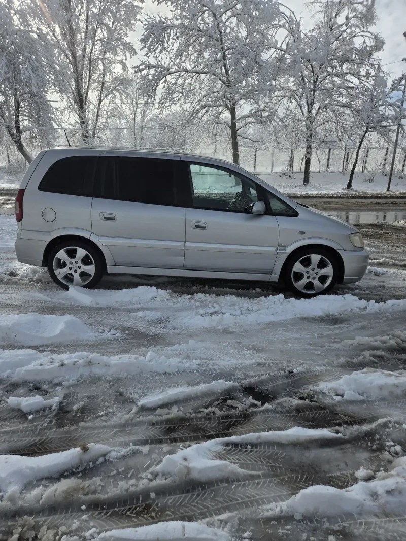Opel Zafira 2.0 OPC LINE , снимка 8 - Автомобили и джипове - 52904239