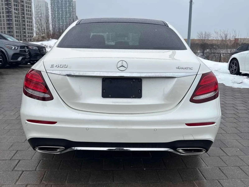 Mercedes-Benz E 400 CARFAX, снимка 2 - Автомобили и джипове - 53593972