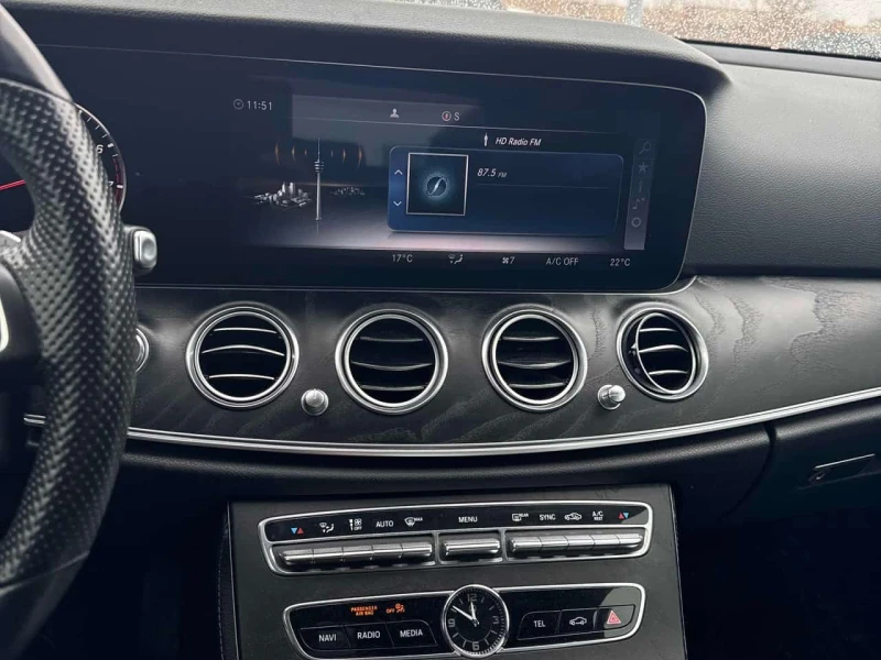 Mercedes-Benz E 400 CARFAX, снимка 7 - Автомобили и джипове - 53593972