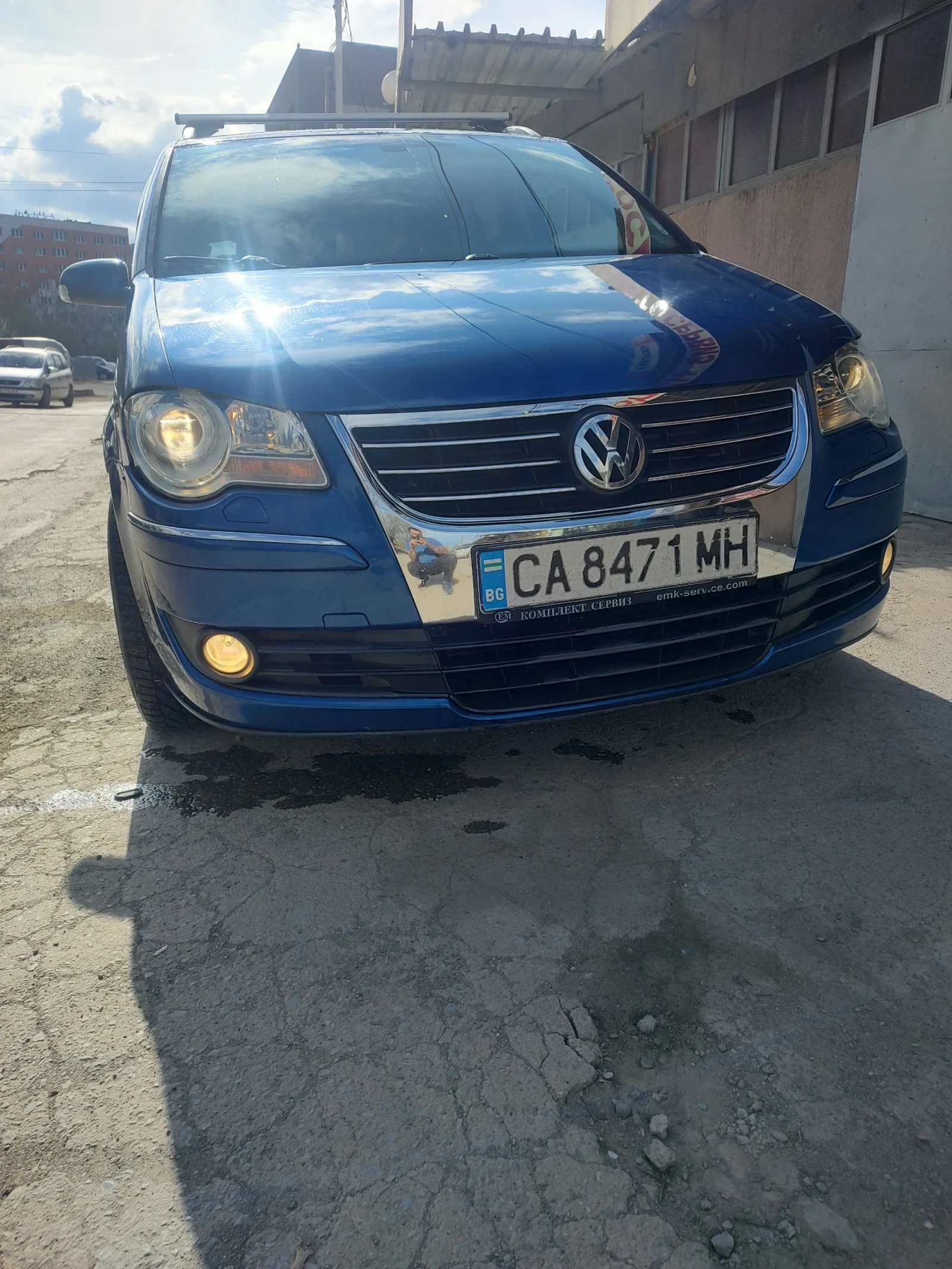 VW Touran 2.0 tdi 140cv 7m. Face - изображение 2