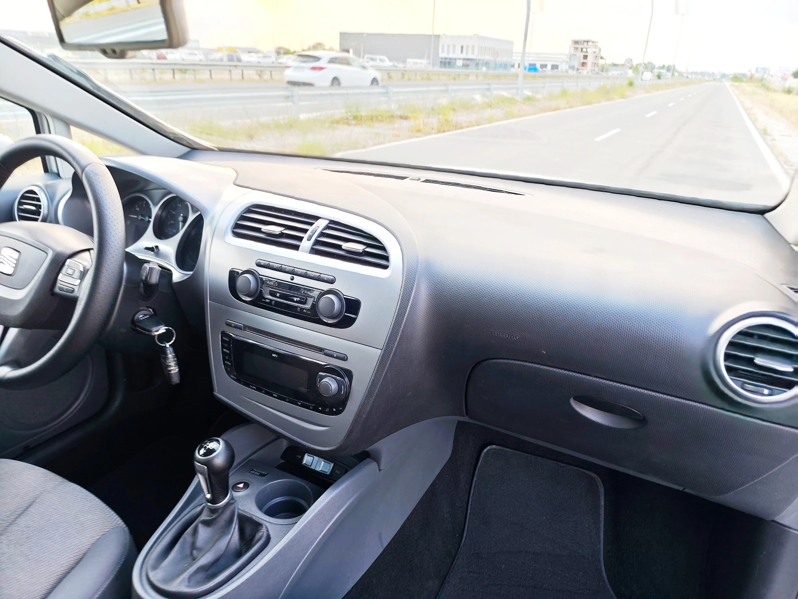 Seat Leon 1.6i 102ks BIFUEL - изображение 8